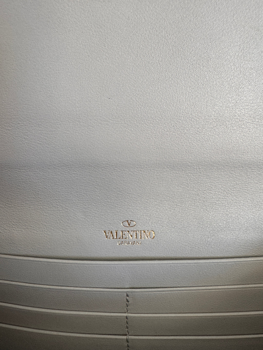 Preowned Valentino Garavani Rockstud Leather Clutch / Crossbody Bag
