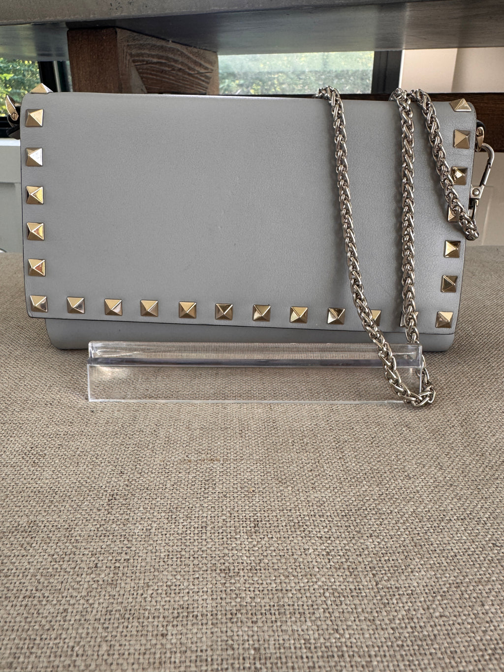 Preowned Valentino Garavani Rockstud Leather Clutch / Crossbody Bag
