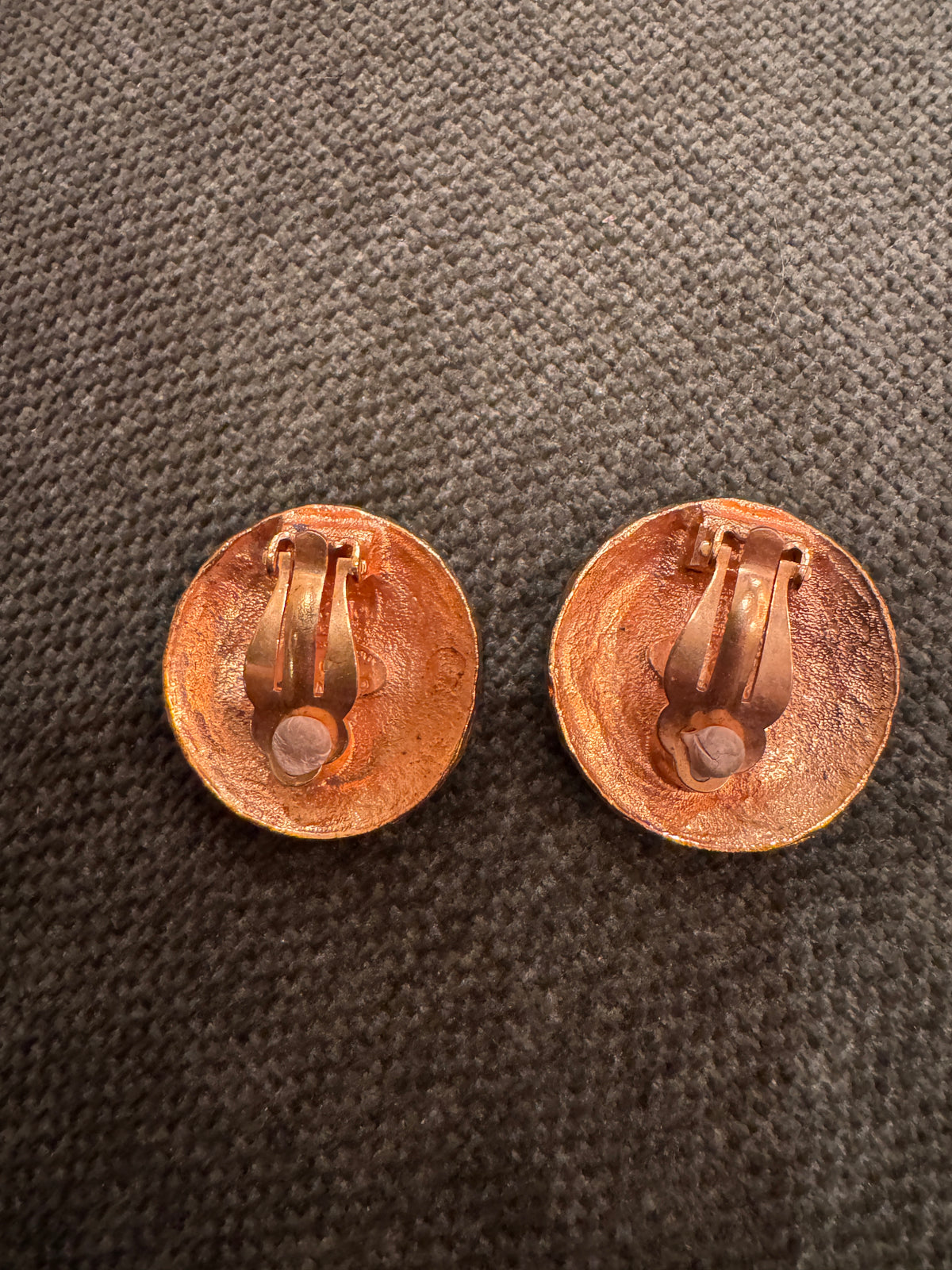 Vintage Chanel 31 Rue Cambon Eagle Crest Medallion Clip-On Earrings – 1990