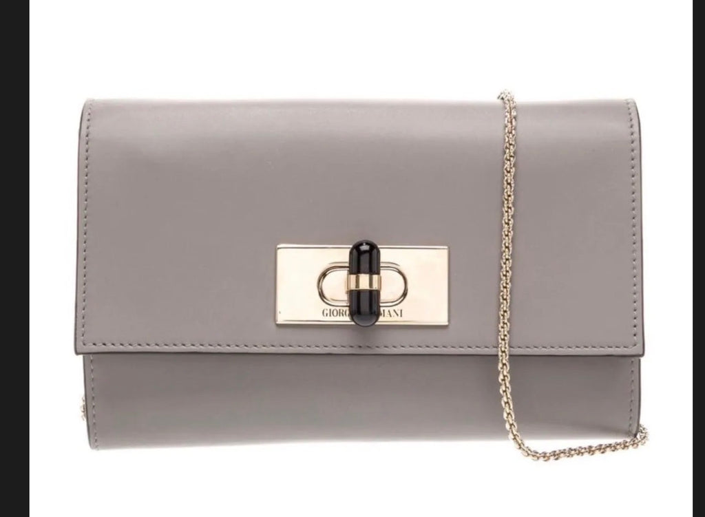 Preowned Giorgio Armani Gray Leather Chain Clutch

Excellent condition