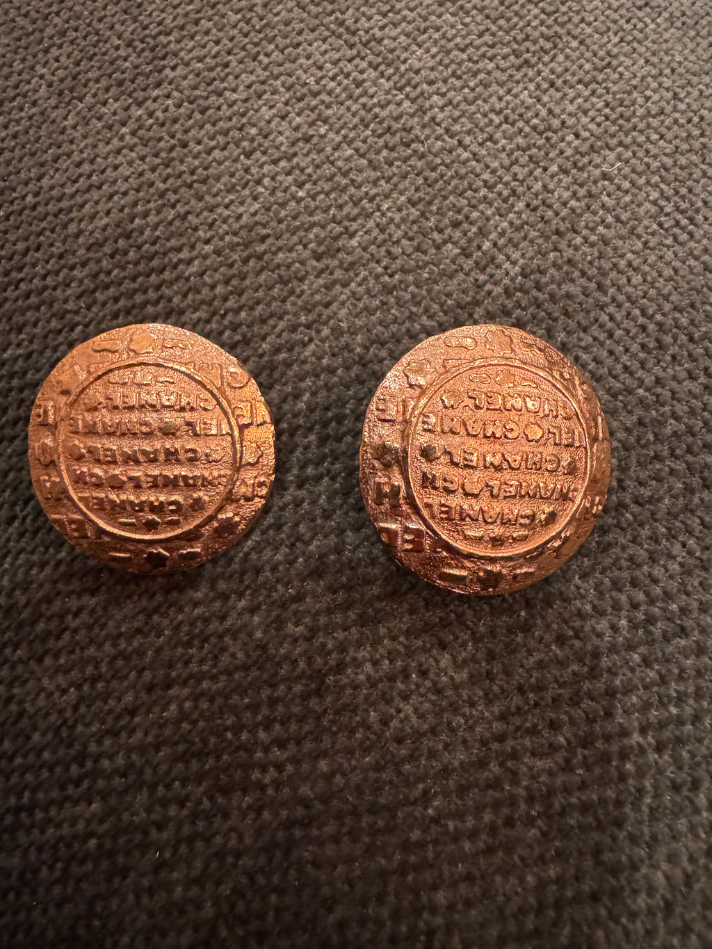 Vintage Chanel 31 Rue Cambon Eagle Crest Medallion Clip-On Earrings – 1990