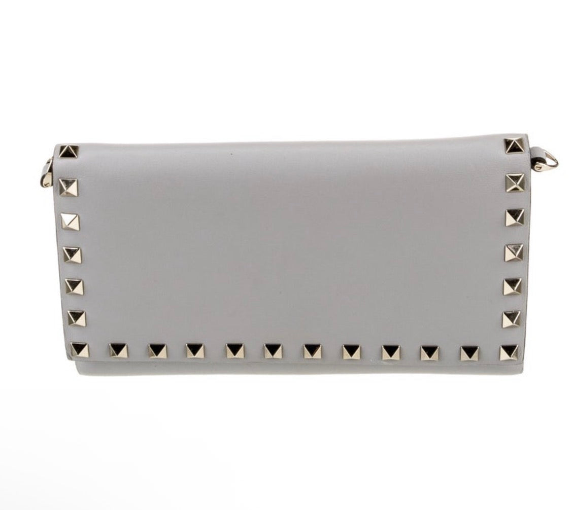 Preowned Valentino Garavani Rockstud Leather Clutch / Crossbody Bag