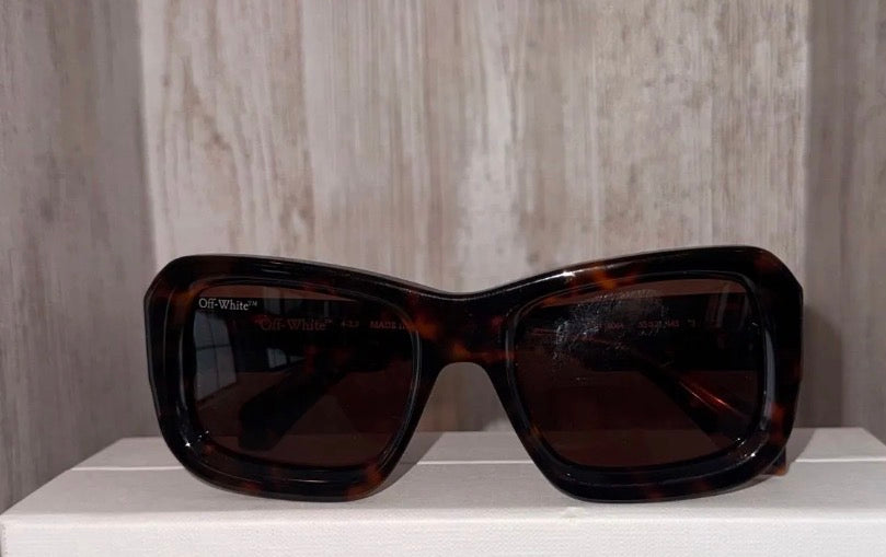 New Ferragamo Tortoiseshell Rectangular Sunglasses – Green Lenses