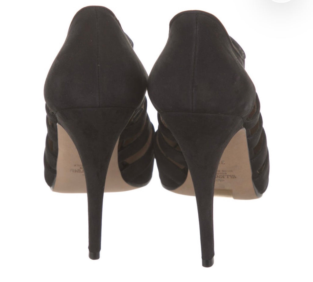 Preowned Valentino Garavani Black Suede Cutout Pumps – Size 39.5